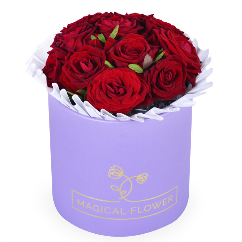 Букет из 11 красных роз в фиолетовой шляпной коробке