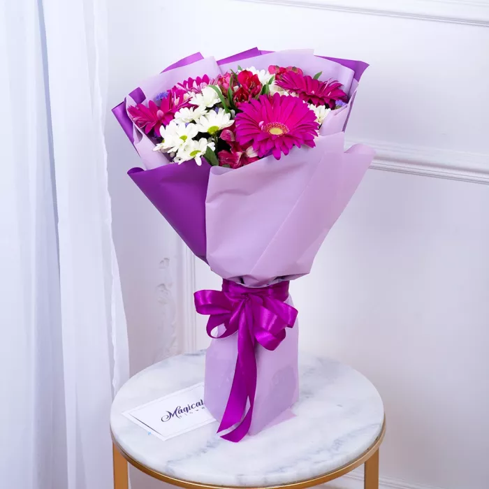 Букет из гербер, роз и альстромерий