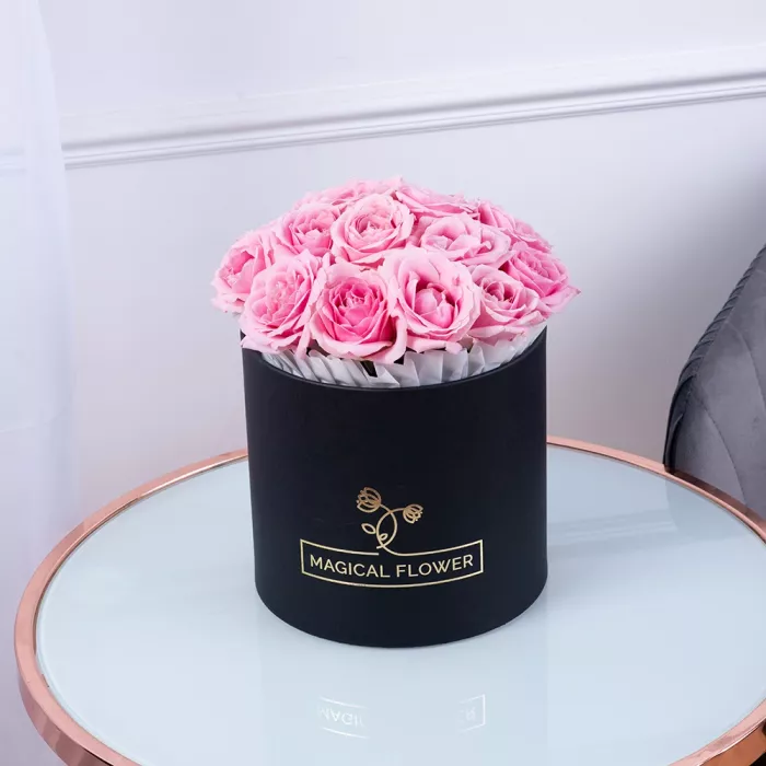 Букет из 15 розовых роз premium в черной шляпной коробке