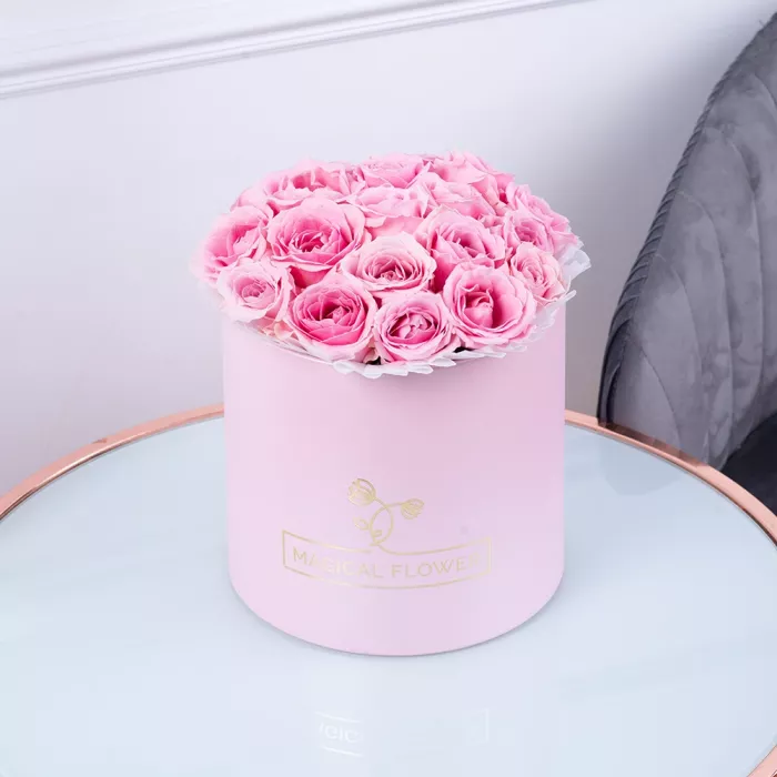 Букет из 19 розовых роз premium в розовой шляпной коробке