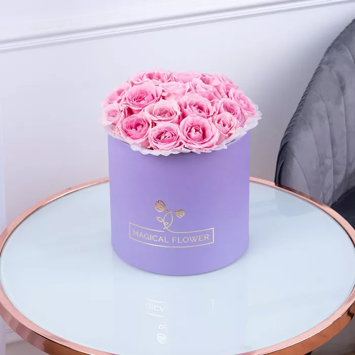 Букет из 19 розовых роз premium в фиолетовой шляпной коробке