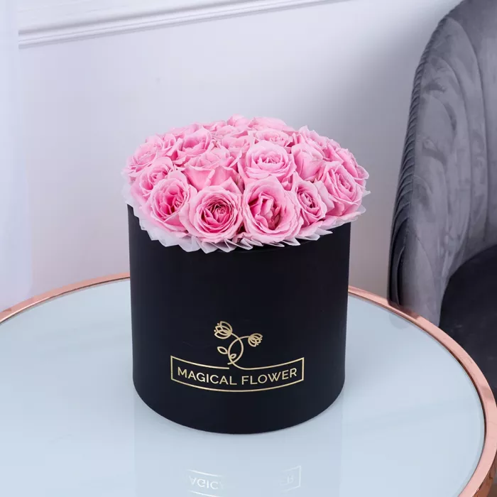 Букет из 21 розовой розы premium в черной шляпной коробке