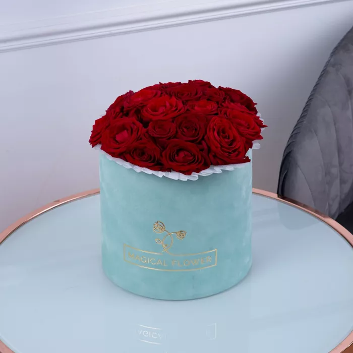 Букет из 21 красной розы premium в зеленой бархатной шляпной коробке