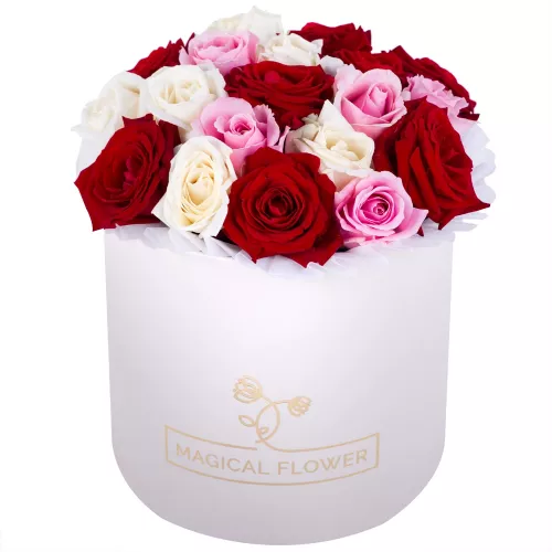 Авторский букет из 19 разноцветных роз premium в кремовой шляпной коробке