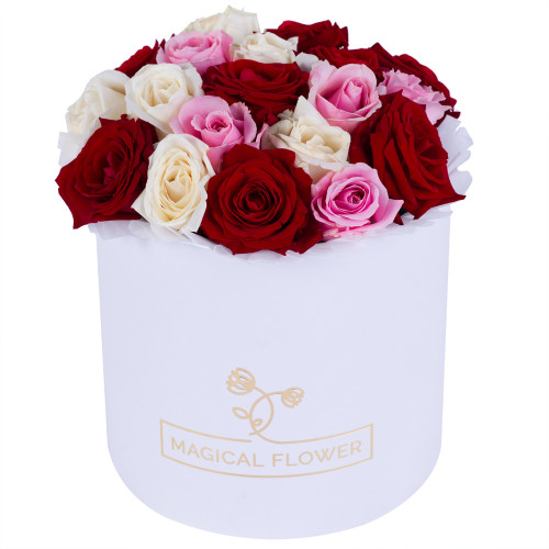 Авторский букет из 19 разноцветных роз premium в белой шляпной коробке