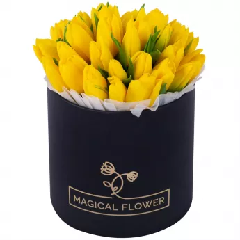 35 желтых тюльпан в черной шляпной коробке