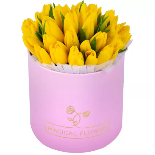 35 желтых тюльпан в розовой шляпной коробке