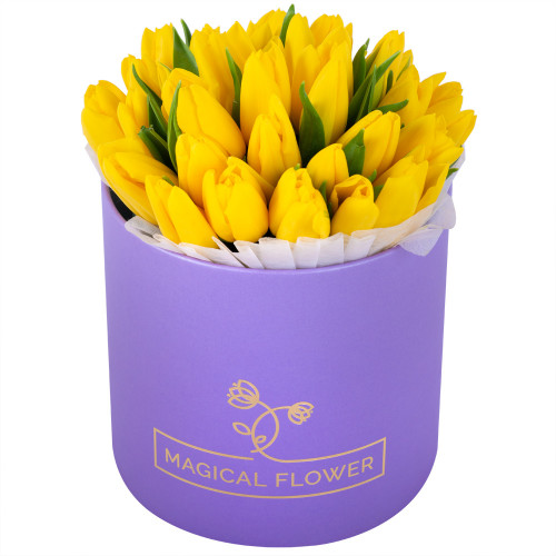 35 желтых тюльпан в фиолетовой шляпной коробке