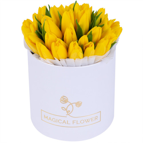 35 желтых тюльпан в белой шляпной коробке
