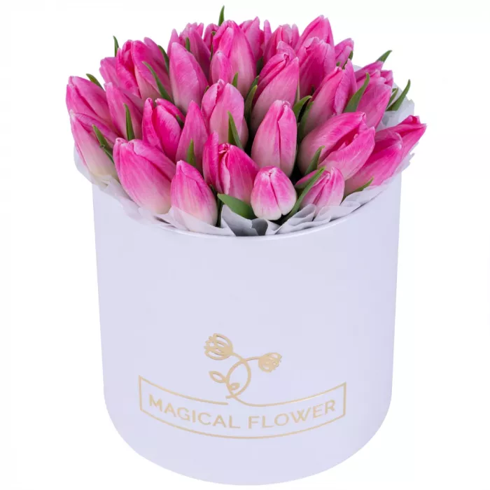 35 розовых тюльпан в белой шляпной коробке