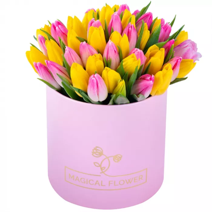 51 разноцветных тюльпан в розовой шляпной коробке