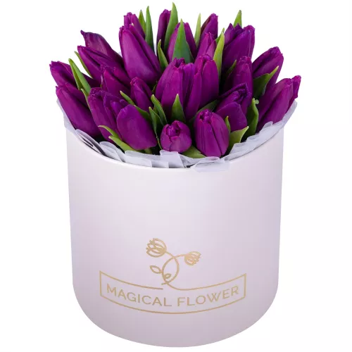 25 фиолетовых тюльпан в кремовой шляпной коробке