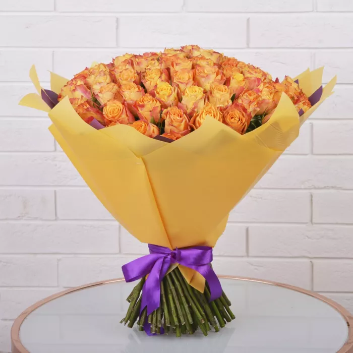 Букет из 101 огненной розы