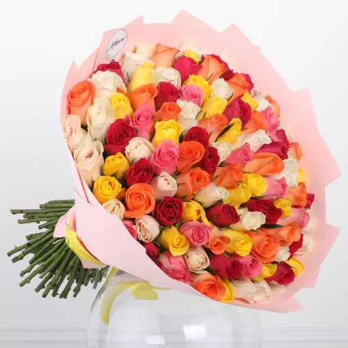 Монобукет из 101 розы разноцветный