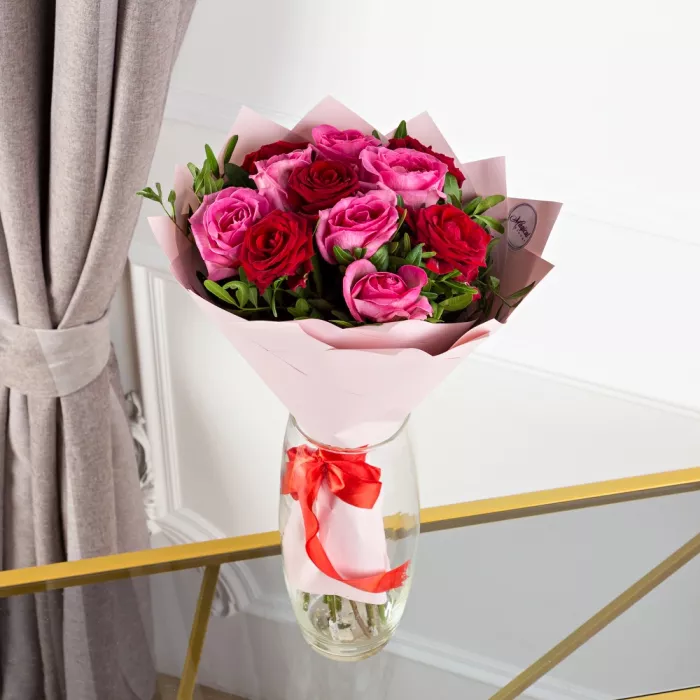 Букет из 11 разноцветных роз 50 см