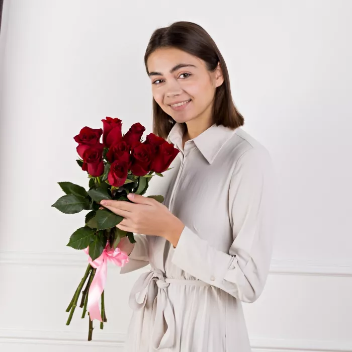 9 красных роз Эквадор 70 см