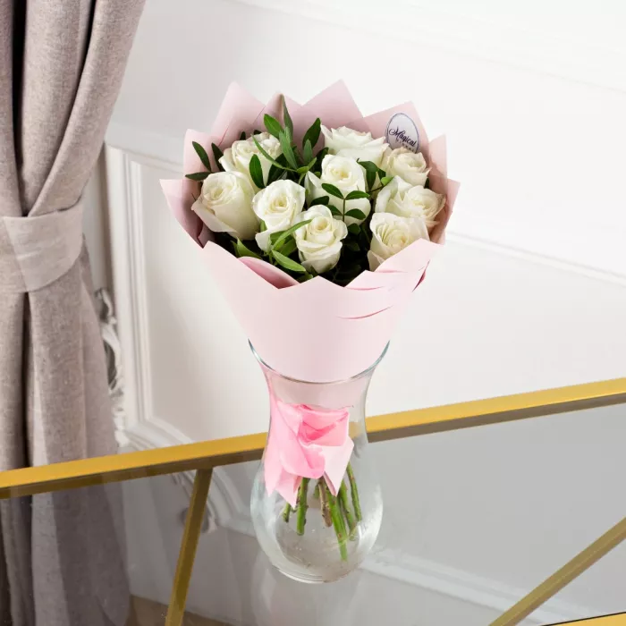 Букет из 9 белых роз 40 см Букет из 9 белых роз 40 см
