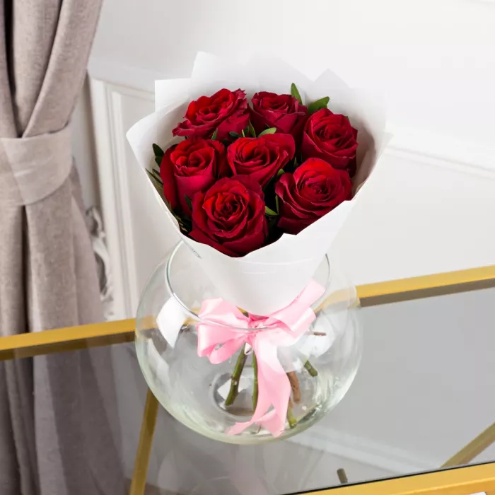 Букет из 7 красных роз