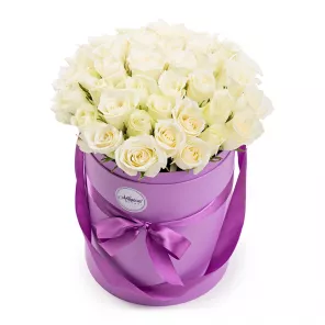 35 белых роз 40 см в шляпной коробке