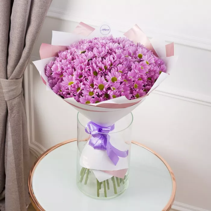 Букет из 25 сиреневых хризантем