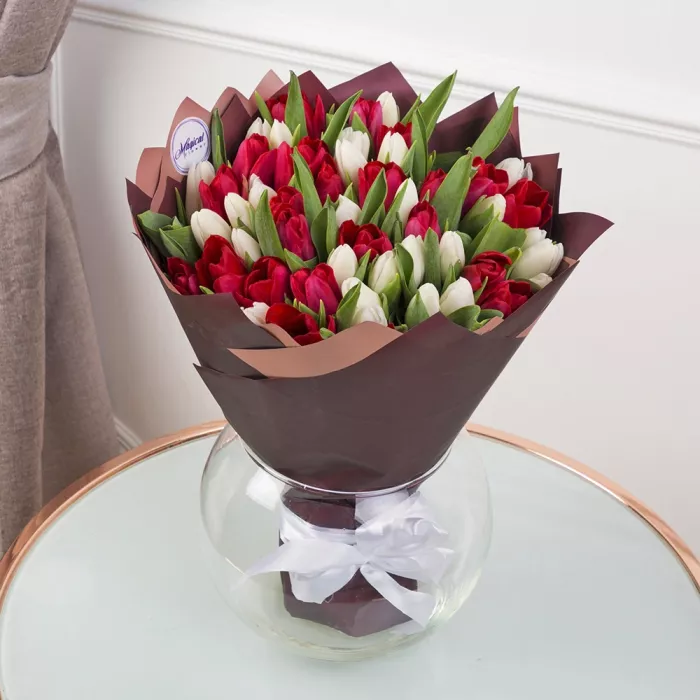 51 разноцветный тюльпан