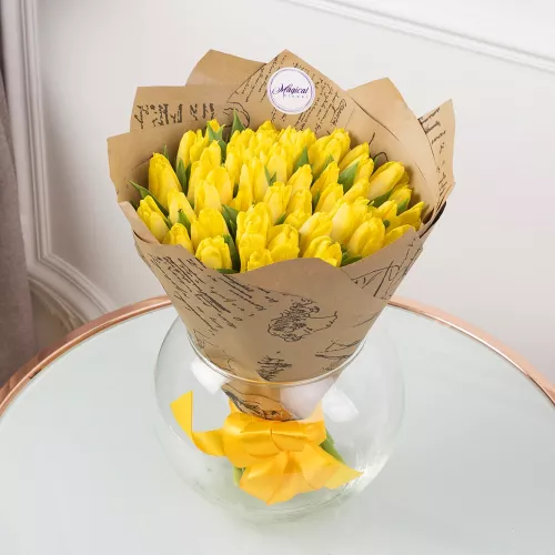 51 желтый пионовидный тюльпан