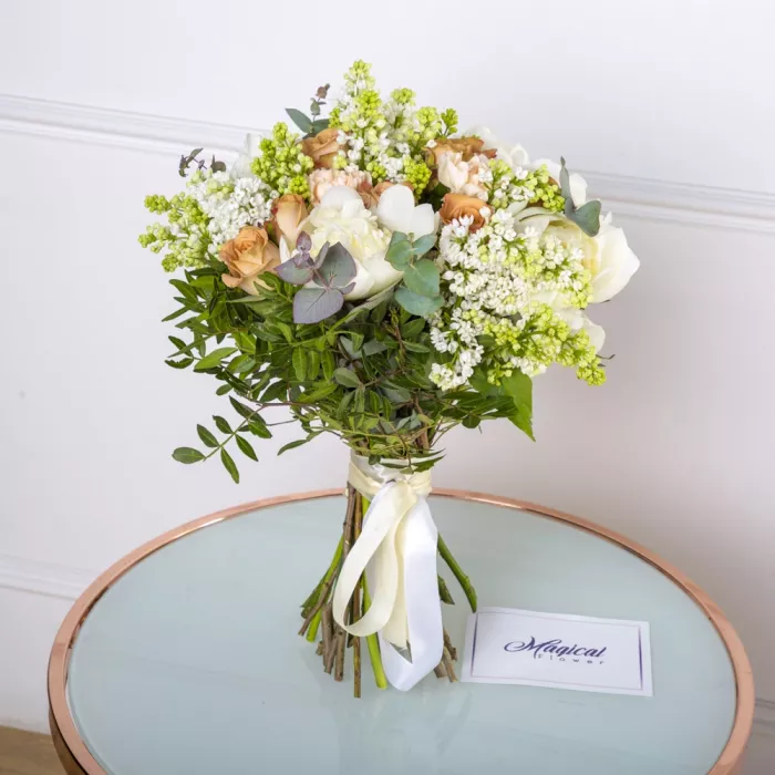 Букет с пионом и розой