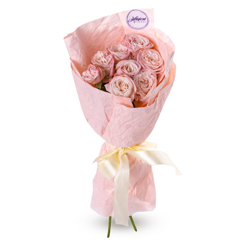 9 пионовидных нежно-розовых роз