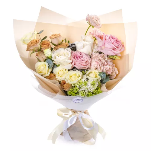 Букет с разноцветными розами и сиренью