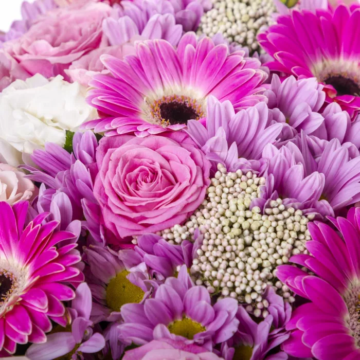 Букет из гербер, хризантем и роз
