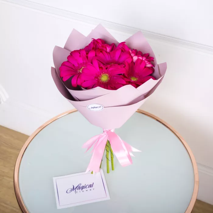 Букет из 7 малиновых гербер