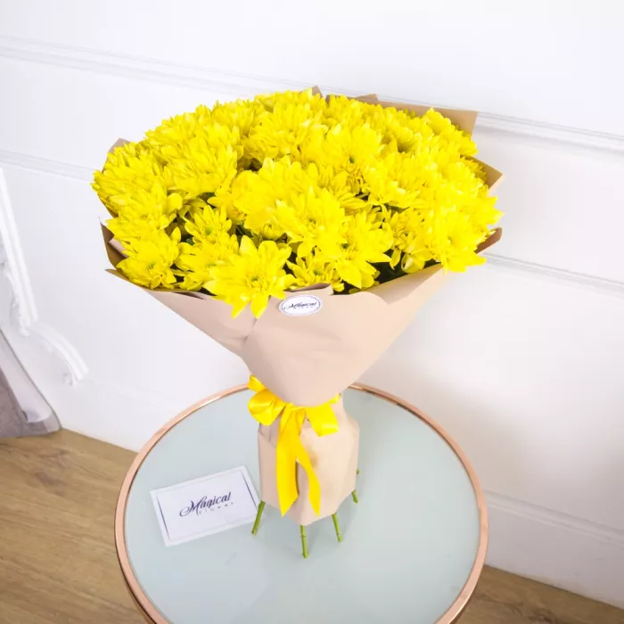 Букет из 11 желтых хризантем Букет из 11 желтых хризантем