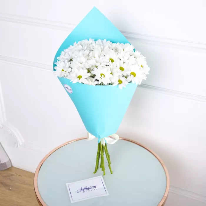 Букет из 9 белых хризантем