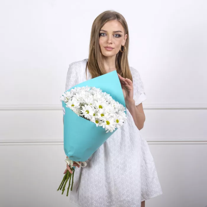 Букет из 9 белых хризантем