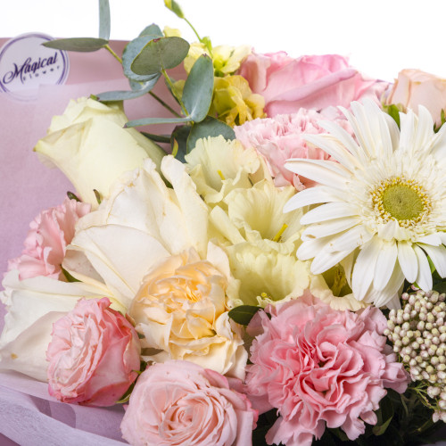 Букет на День матери из тюльпанов, роз и гербер