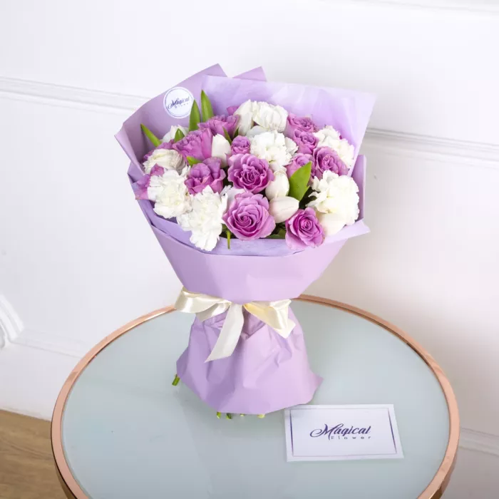 Букет из роз и тюльпанов