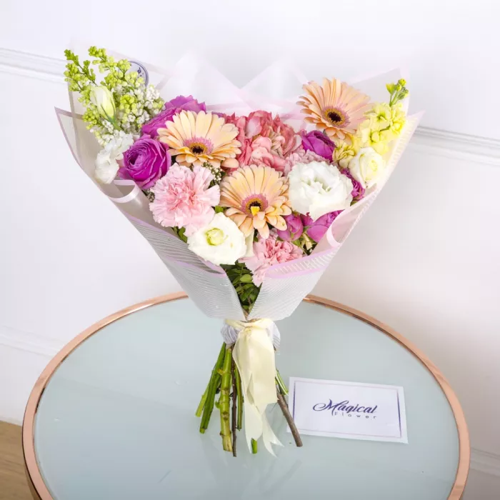 Букет из гортензий, гербер и сирени