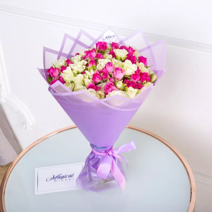 21 разноцветная кустовая роза