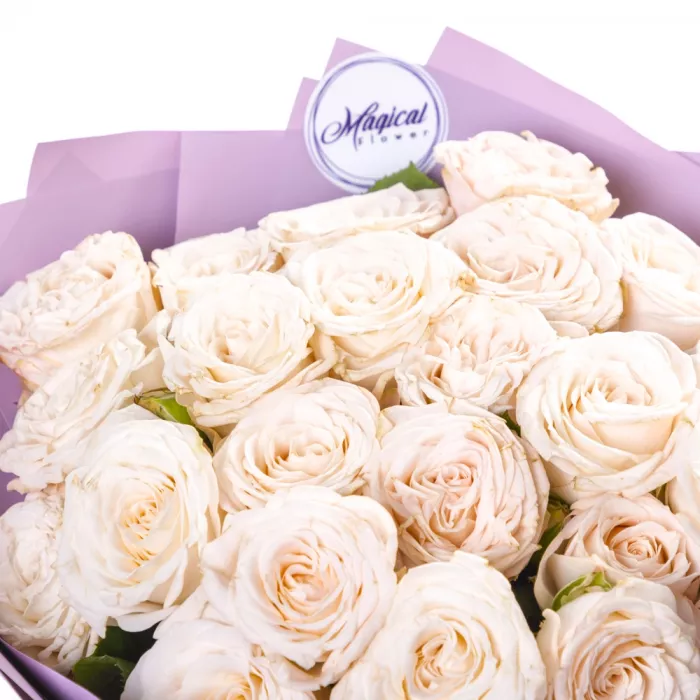 Букет из 21 кремовой кустовой розы