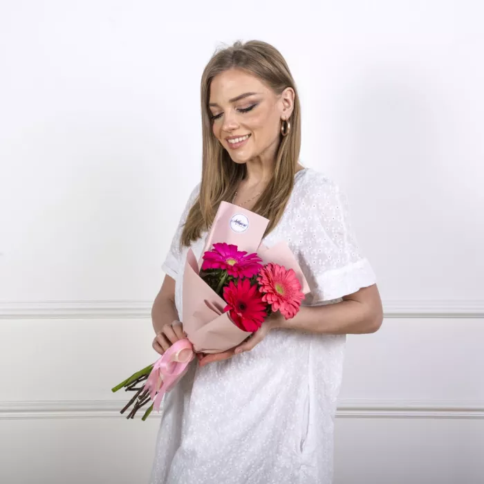 Букет из 3 разноцветных гербер