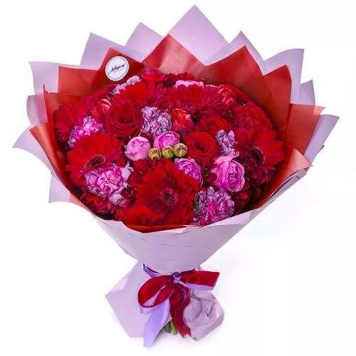 Букет на День матери из хризантем и роз
