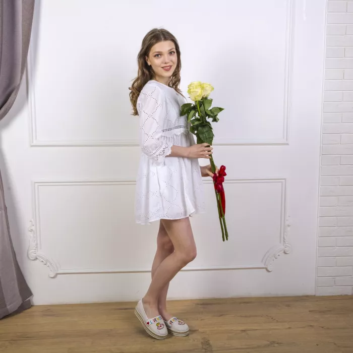 Букет из 3 белых роз Эквадор 100 см