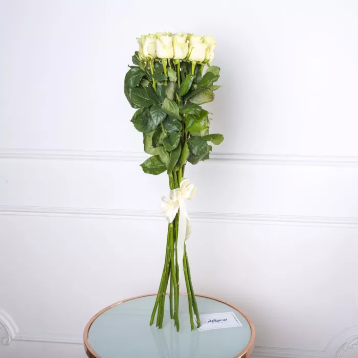 Букет из 11 белых роз Эквадор 100 см