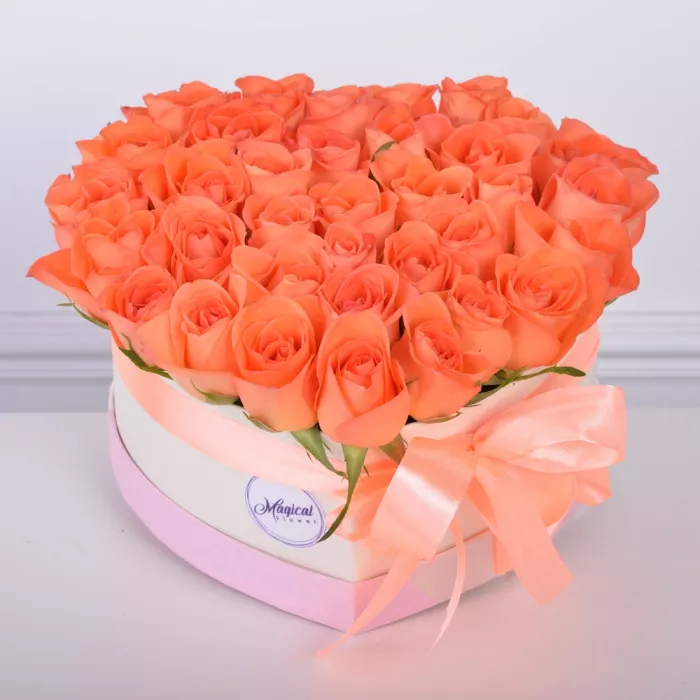 35 мандариновых роз коробки в форме сердца