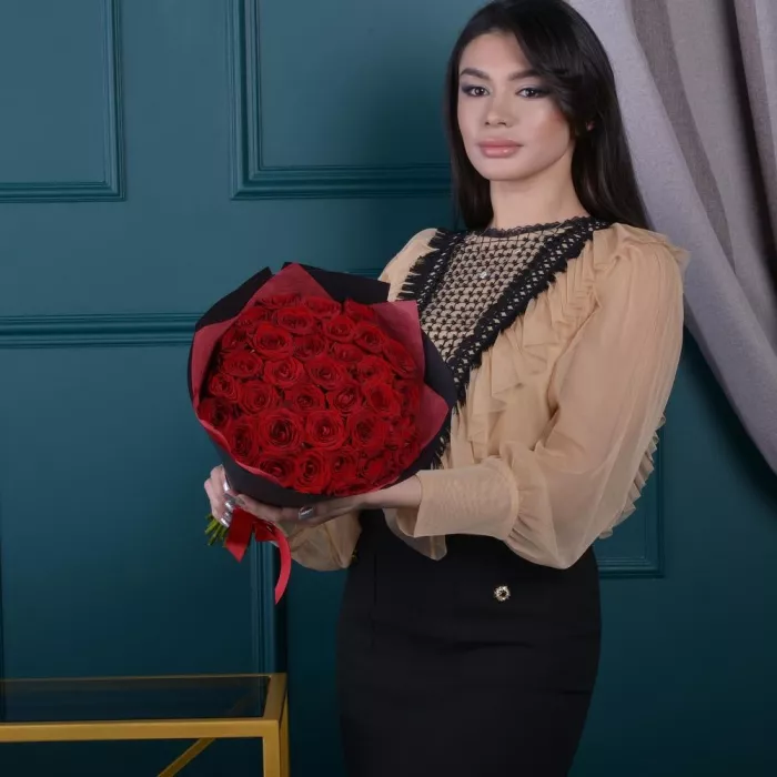 Букет из 35 красных роз Premium 40 см