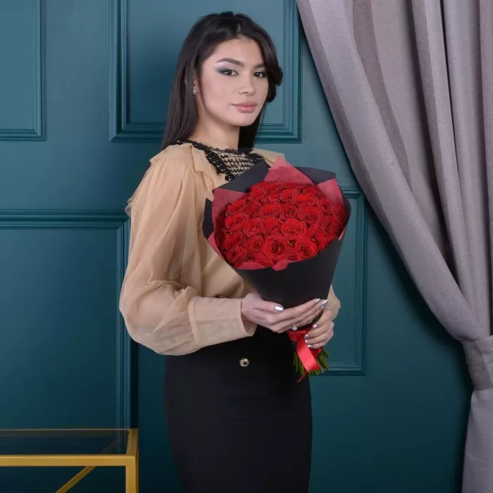 Букет из 35 красных роз Premium 40 см