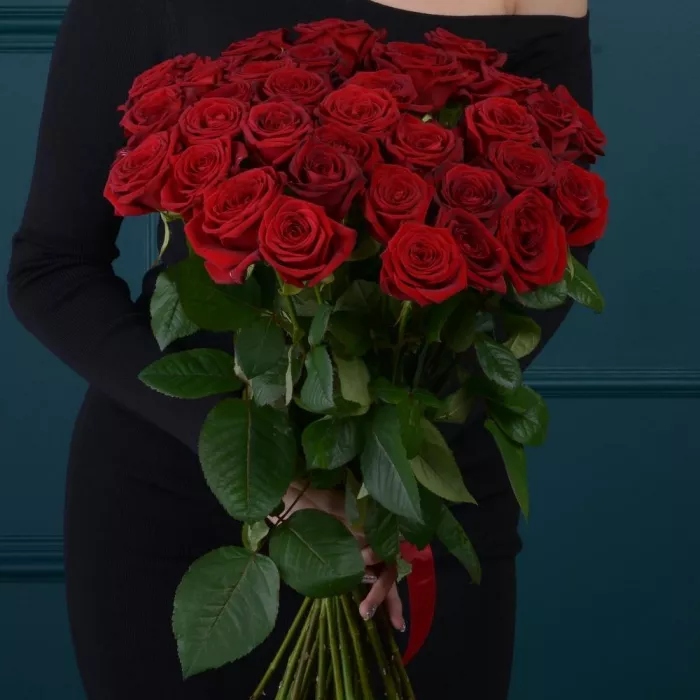 Букет из 35 красных роз Premium 60 см