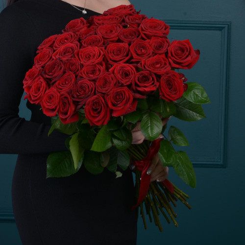 Монобукет из 35 красных роз Premium 60 см