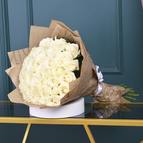 Монобукет из 35 белых роз Premium 40 см
