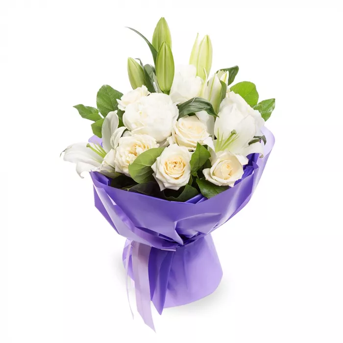 Букет из роз, пионов и лилий